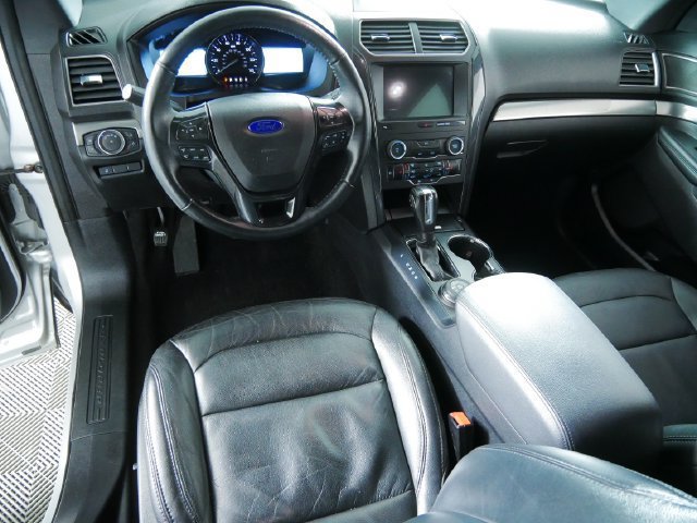 Certified 2018 Ford Explorer XLT AWD/4WD image 4