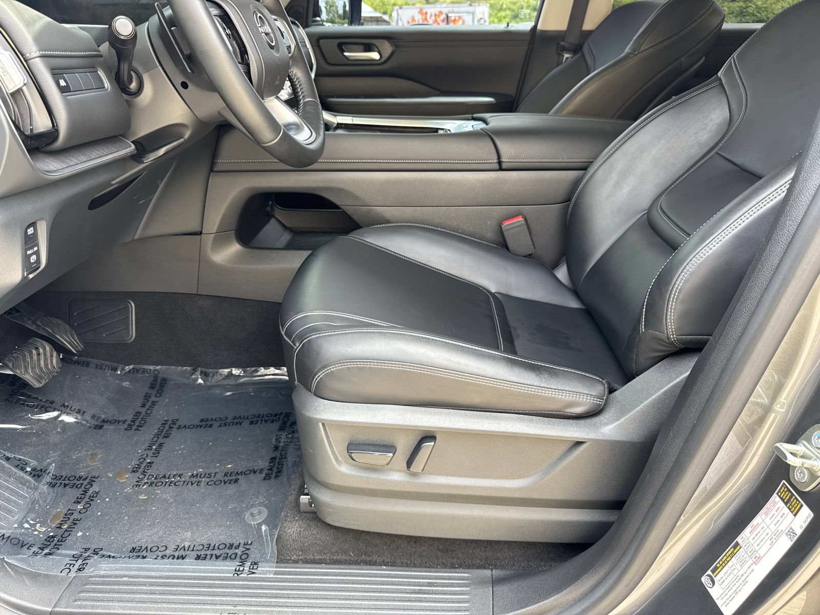 Used 2025 Nissan Armada SV RWD image 9