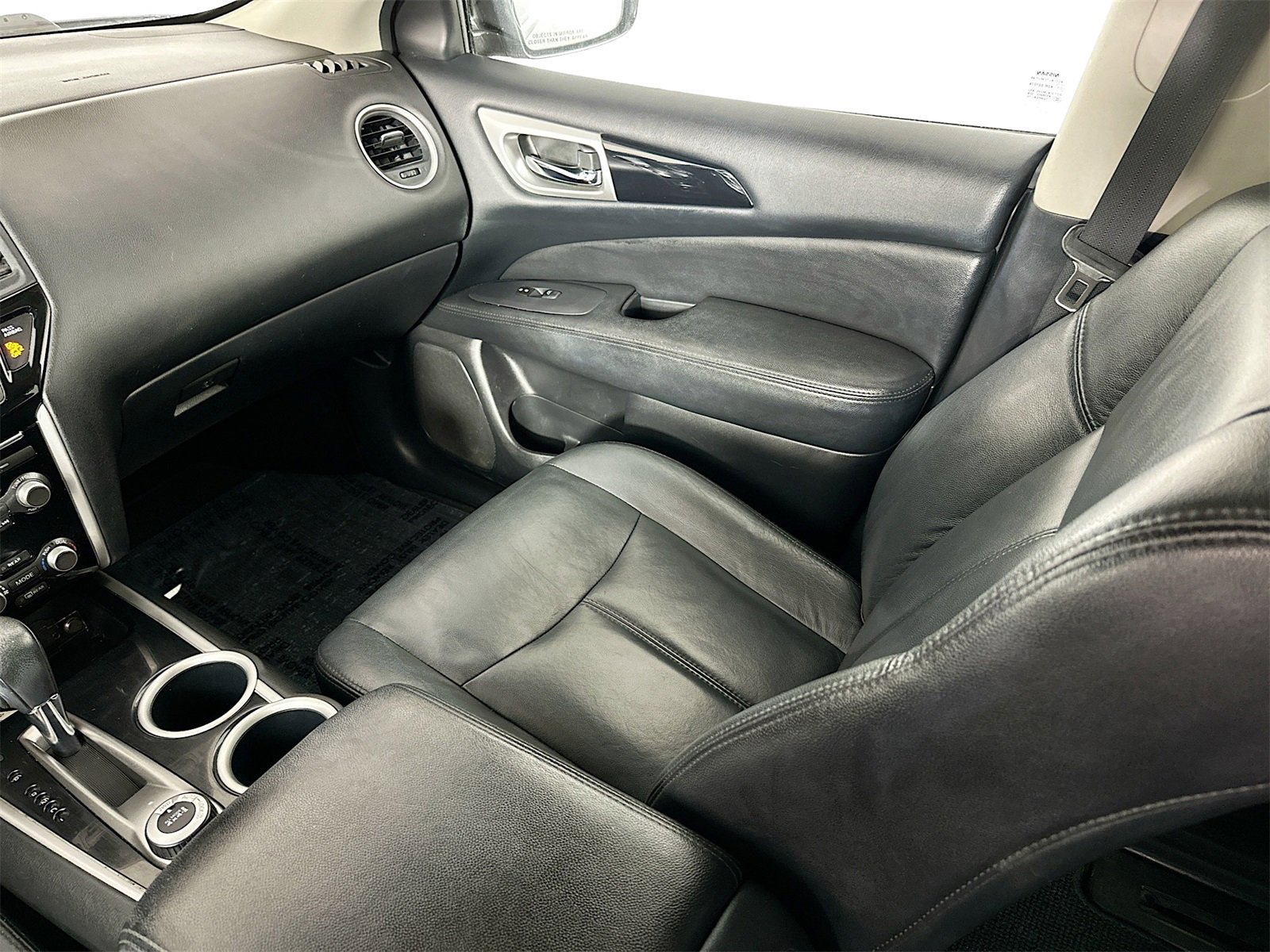 Used 2013 Nissan Pathfinder SV image 22