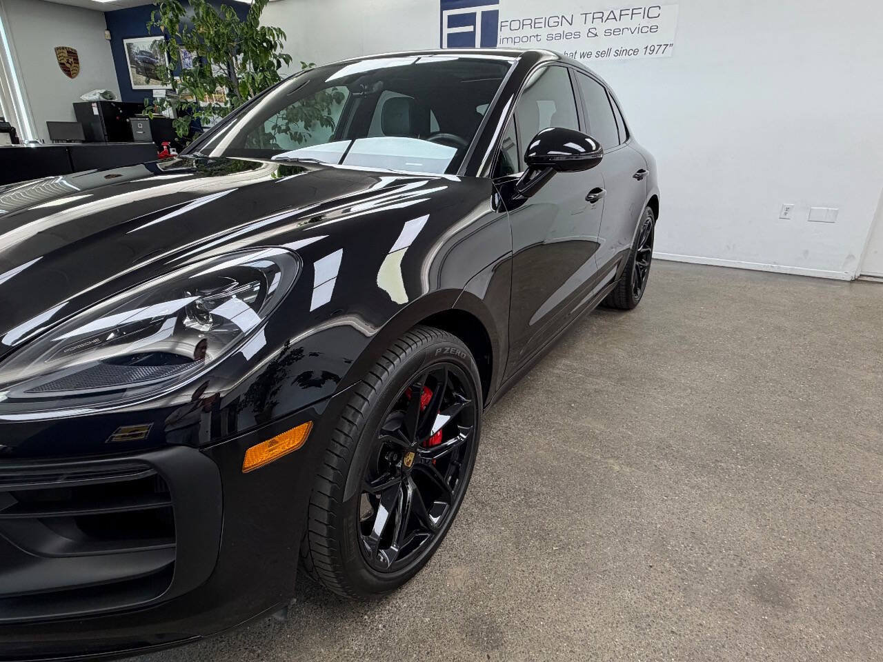 Used 2025 Porsche Macan GTS w/ Premium Package Plus (PU3) AWD/4WD image 36