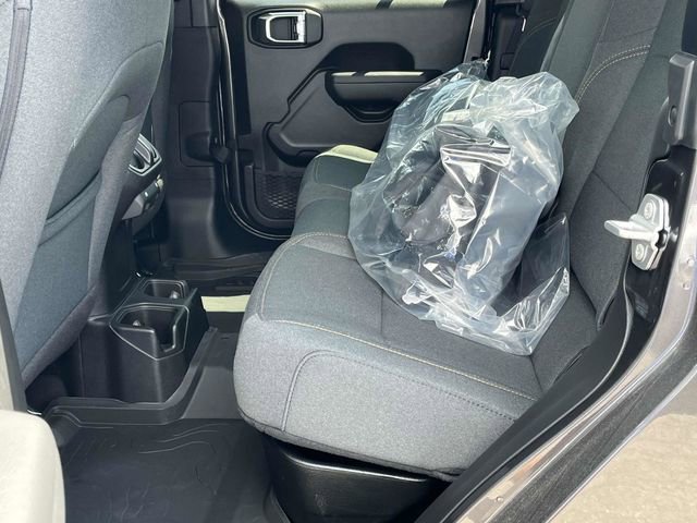 New 2025 Jeep Gladiator Sport image 12