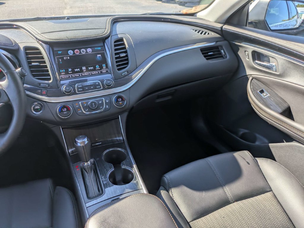 Used 2018 Chevrolet Impala LT FWD image 17