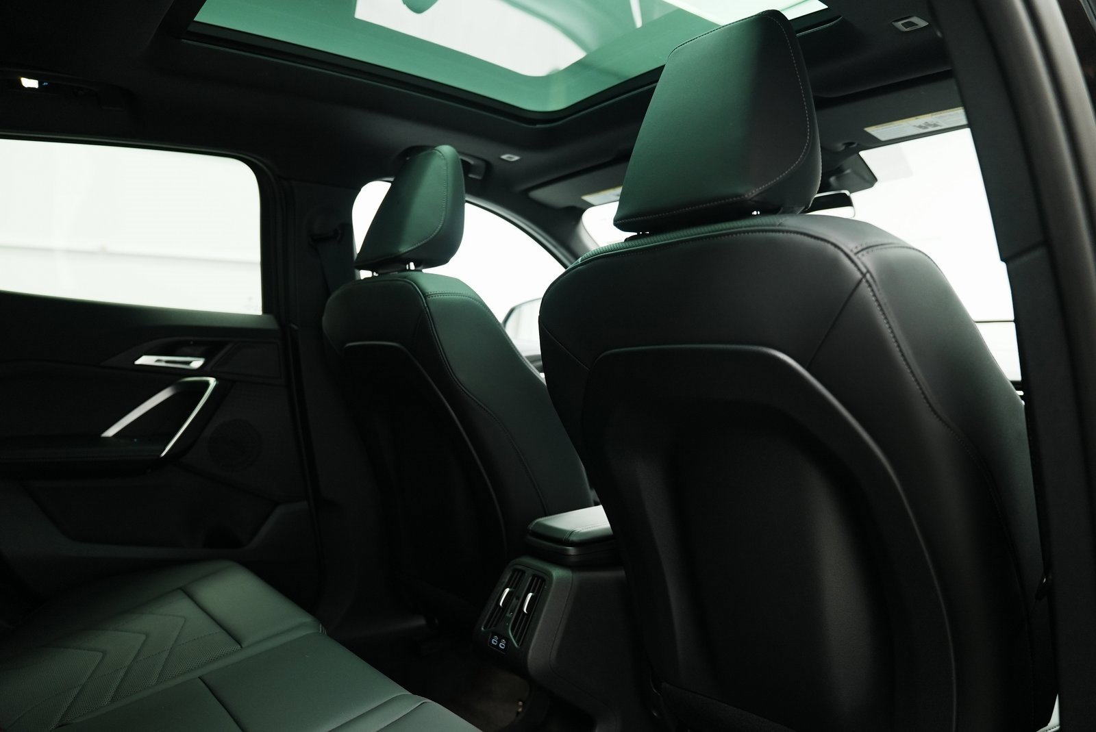 Used 2025 BMW X2 xDrive28i w/ Convenience Package image 30