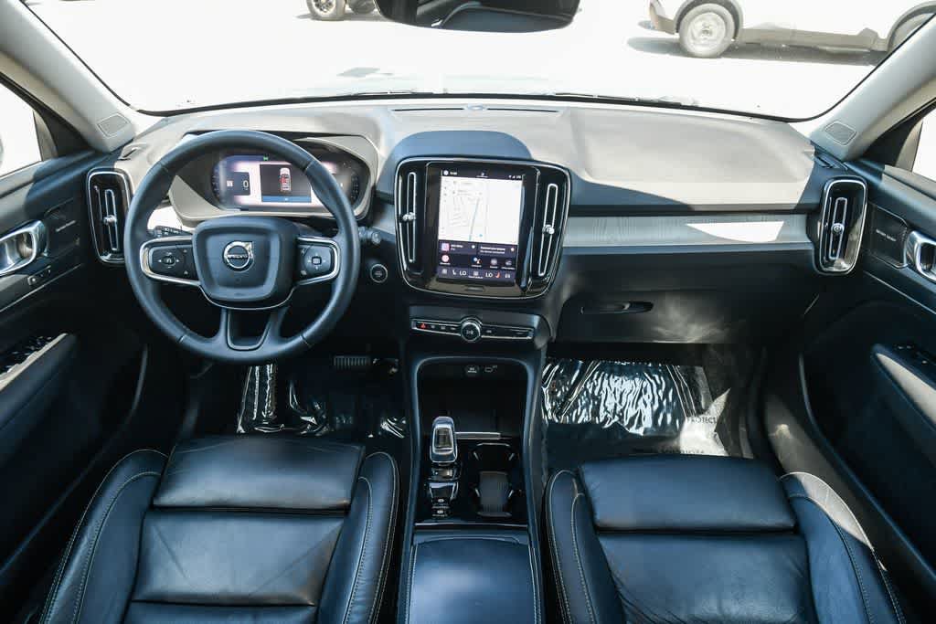Used 2023 Volvo XC40 B5 Plus AWD/4WD image 14