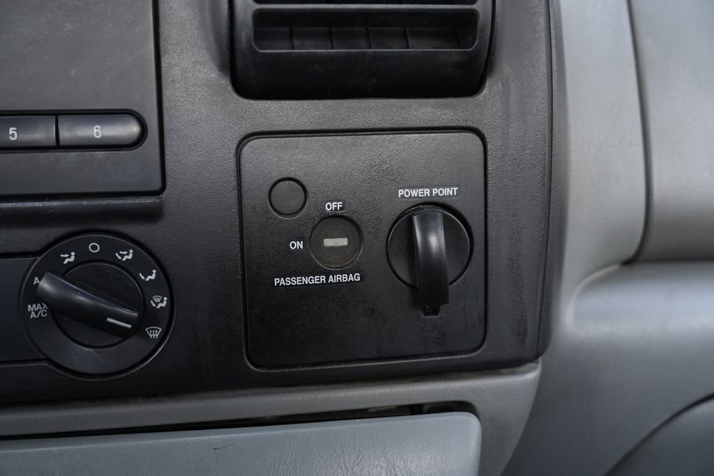 Used 2007 Ford F350 XL RWD image 27