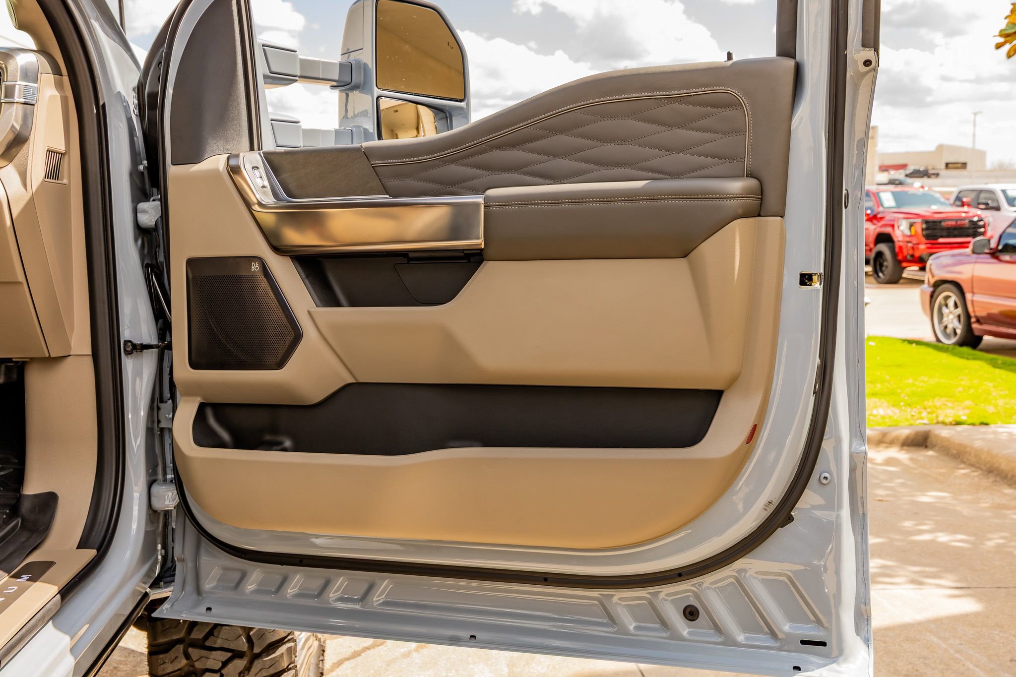 Used 2026 Ford F450 Platinum w/ Platinum Plus Package image 37