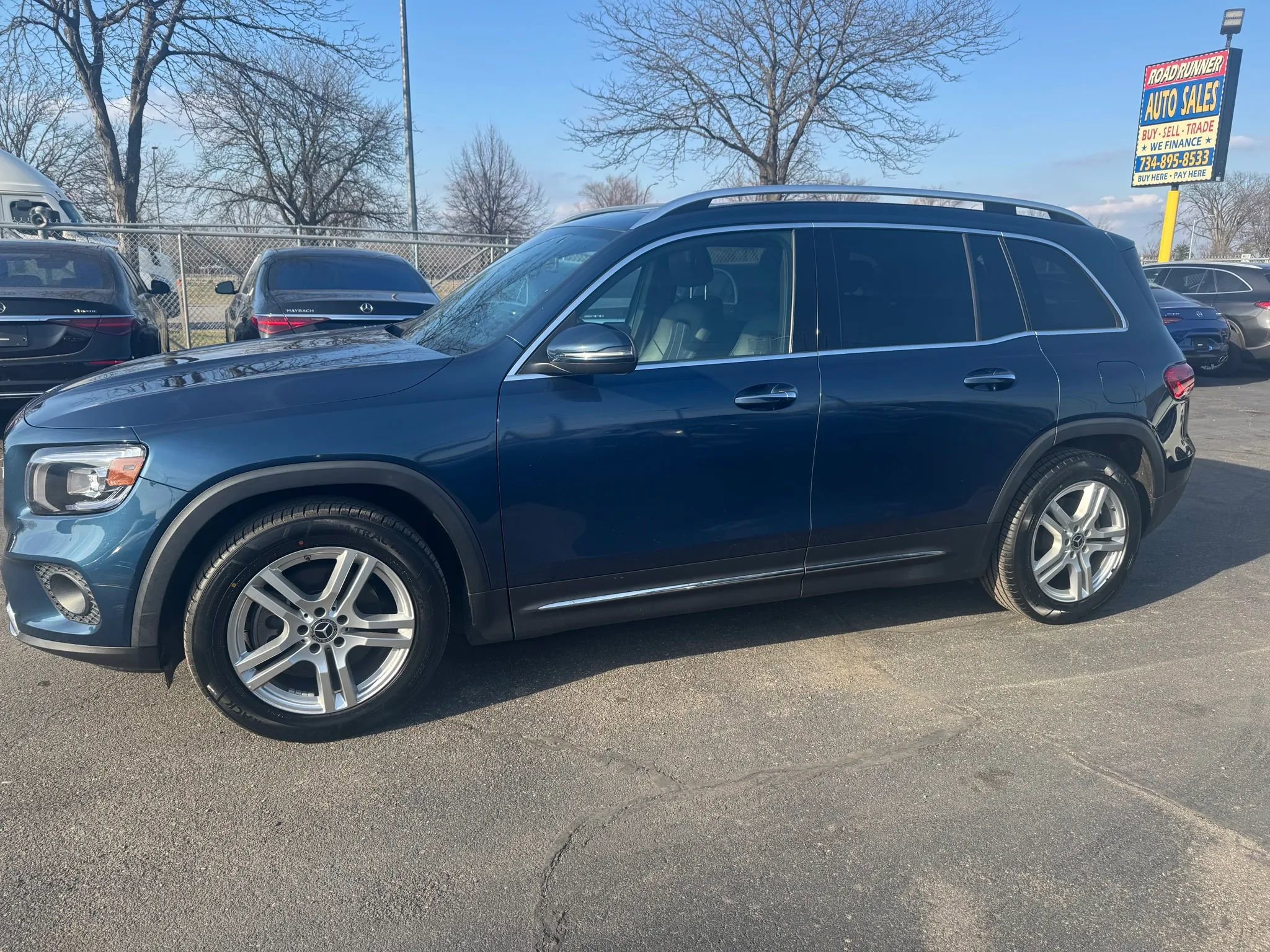 Used 2021 Mercedes-Benz GLB 250 4MATIC w/ Premium Package image 3