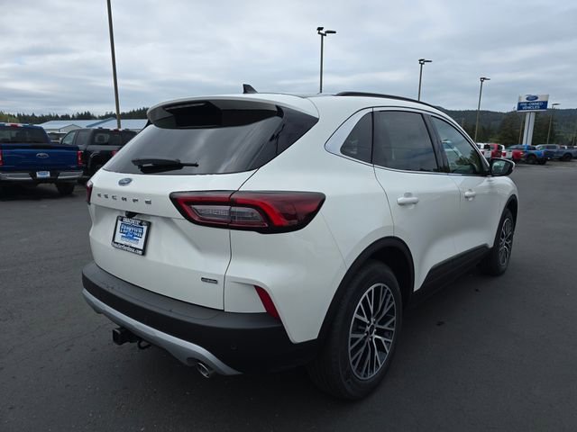 New 2025 Ford Escape SE w/ Class II Trailer Tow Package image 4