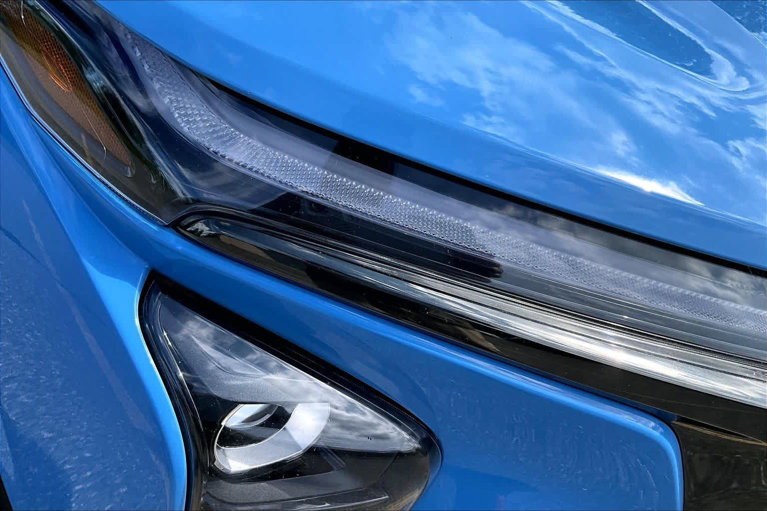 Used 2024 Chevrolet Trax RS FWD image 27