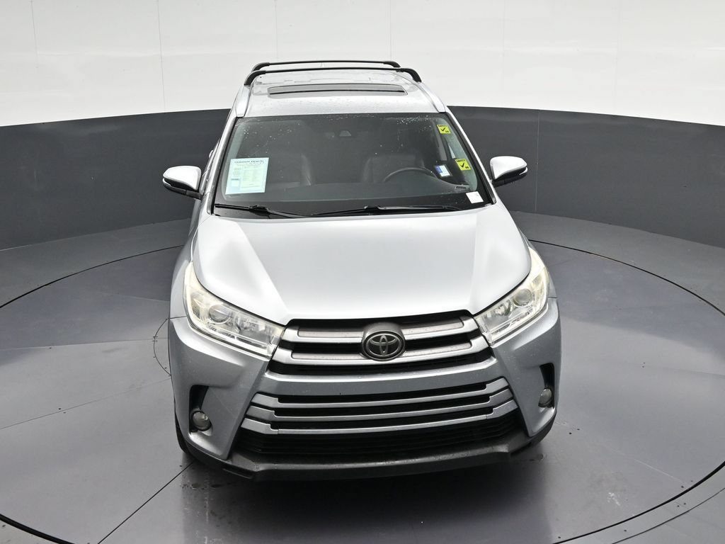 Used 2019 Toyota Highlander XLE FWD image 22