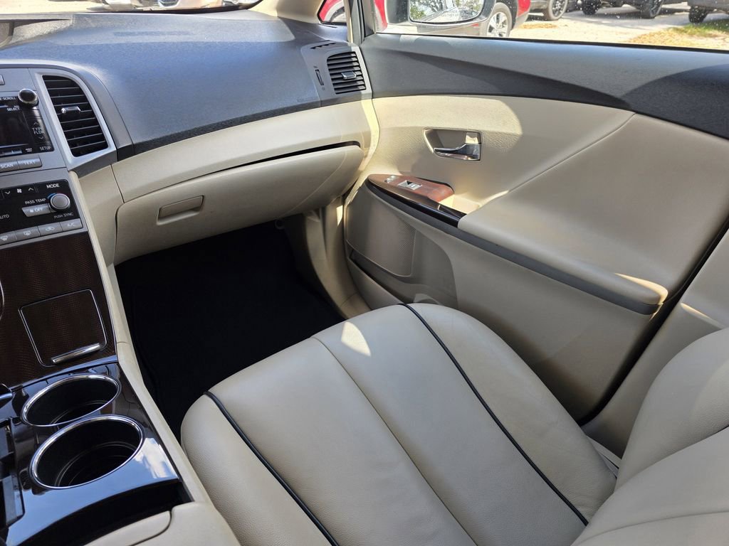 Used 2010 Toyota Venza image 14
