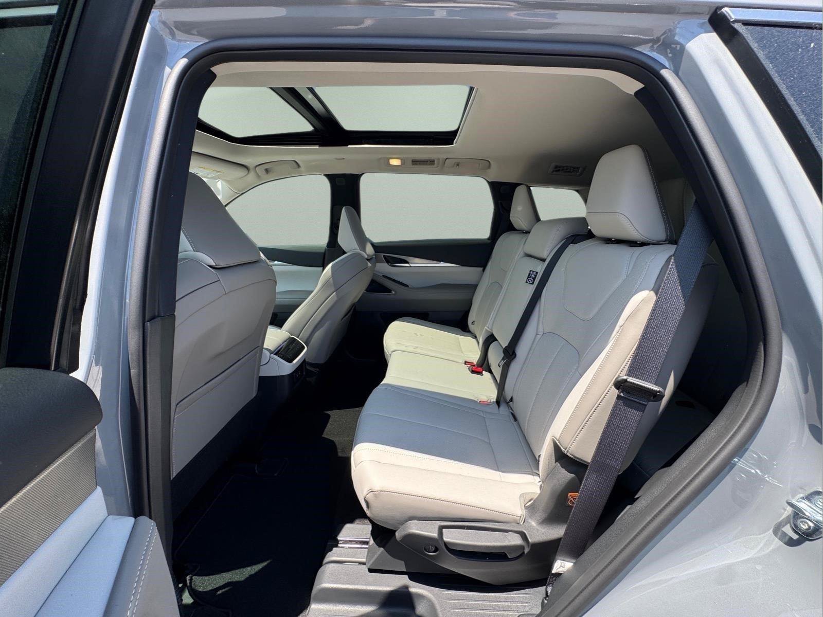 New 2027 INFINITI QX60 Luxe w/ Cargo Package FWD image 12