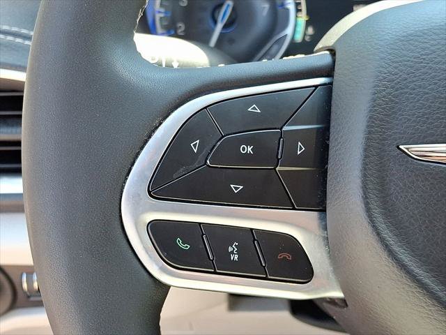 Certified 2023 Chrysler Pacifica Limited FWD image 23