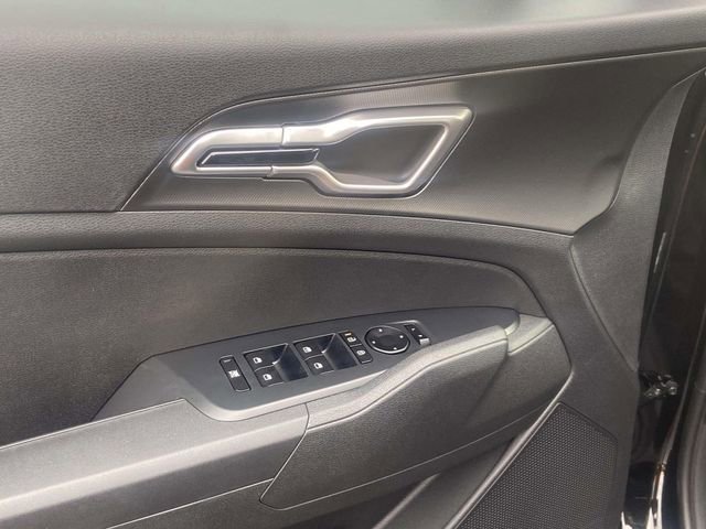 New 2026 Kia Sportage LX FWD image 17
