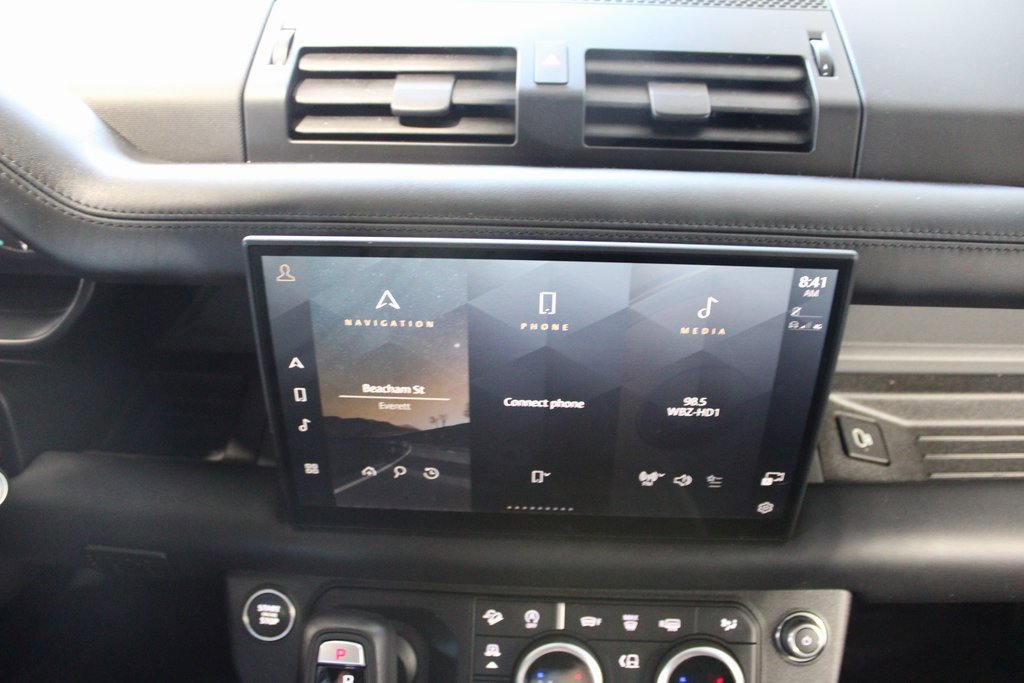 Used 2025 Land Rover Defender 110 X-Dynamic SE image 27