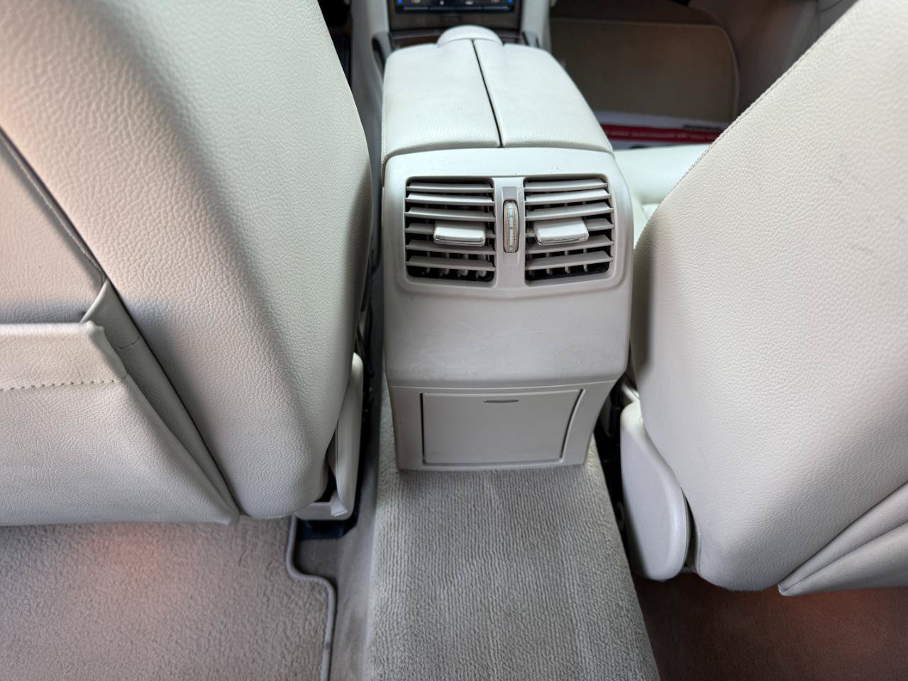 Used 2014 Mercedes-Benz E 350 4MATIC Sedan image 33
