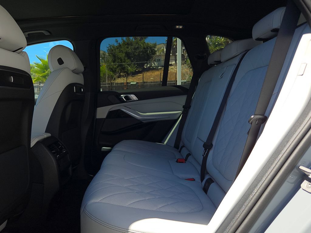 New 2026 BMW X5 sDrive40i w/ M Sport Package RWD image 9