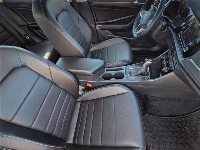 Used 2023 Volkswagen Jetta SE image 19