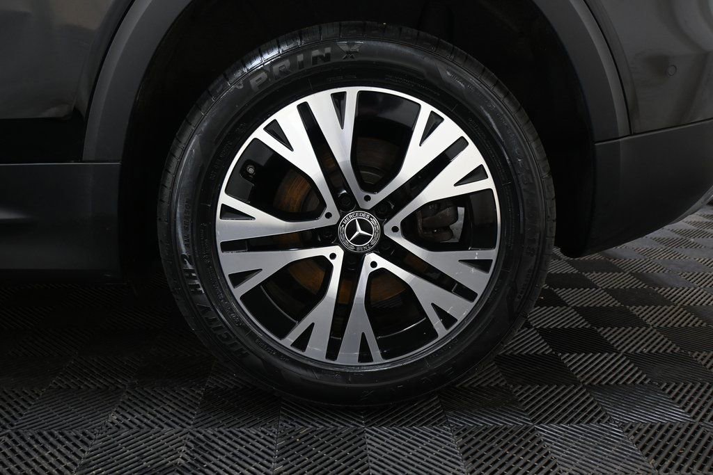 Used 2024 Mercedes-Benz GLB 250 4MATIC image 35