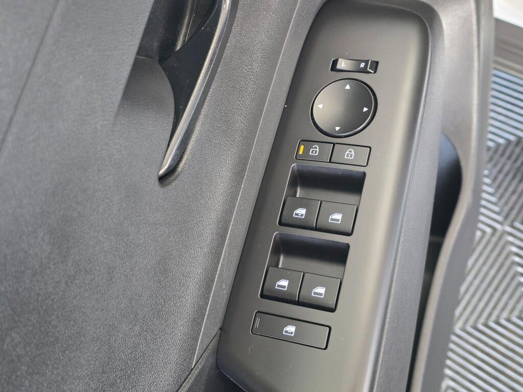 Used 2024 Hyundai Kona SEL image 20