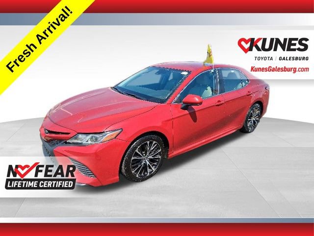 Used 2020 Toyota Camry SE w/ Carpet Mat Package