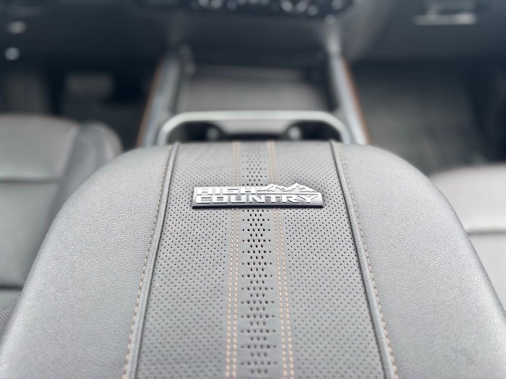 Used 2024 Chevrolet Silverado 2500 High Country w/ Technology Package image 30