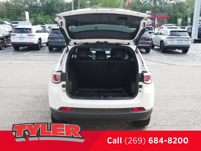 Certified 2023 Jeep Compass Latitude AWD/4WD image 17