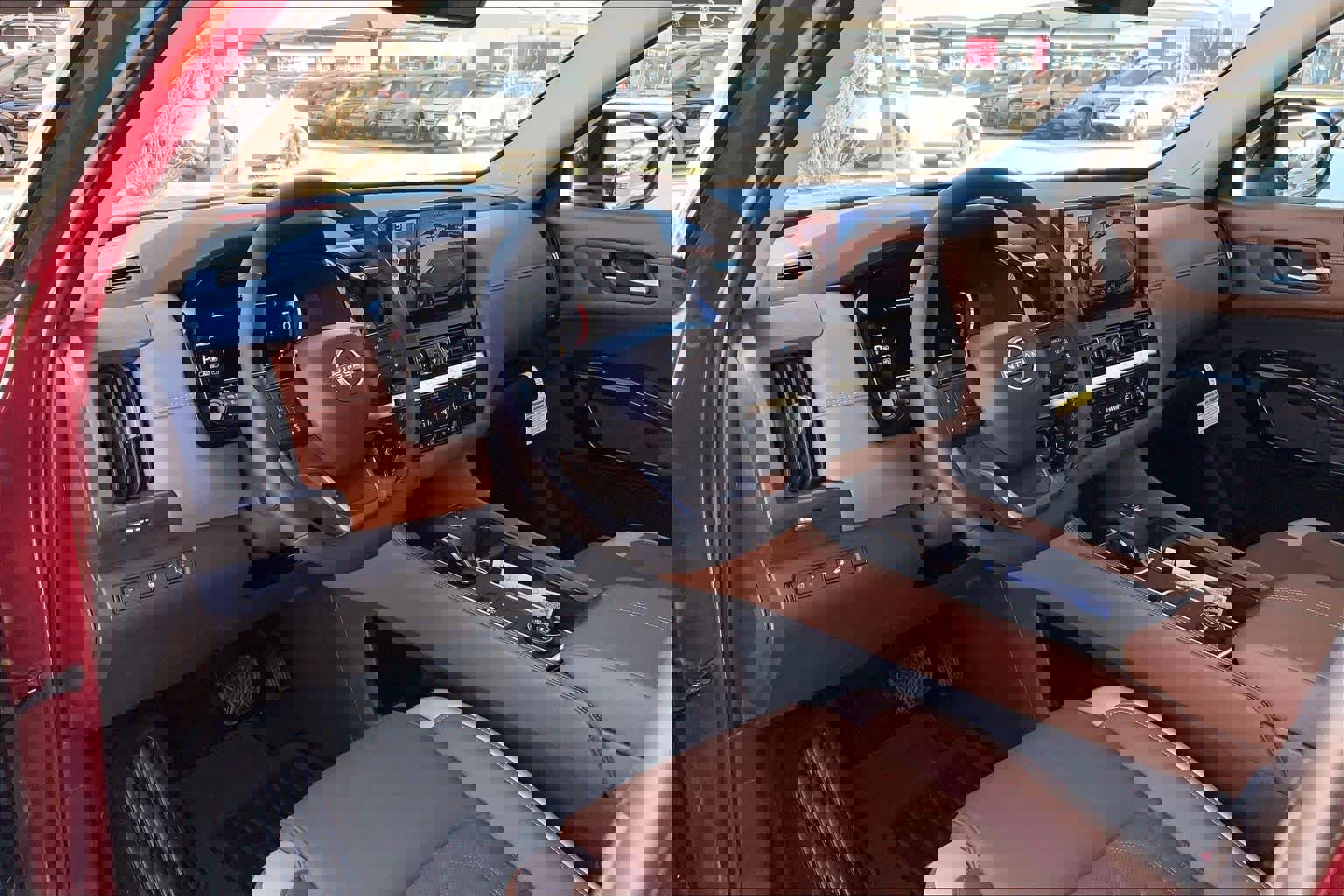 New 2026 Nissan Pathfinder Platinum image 8