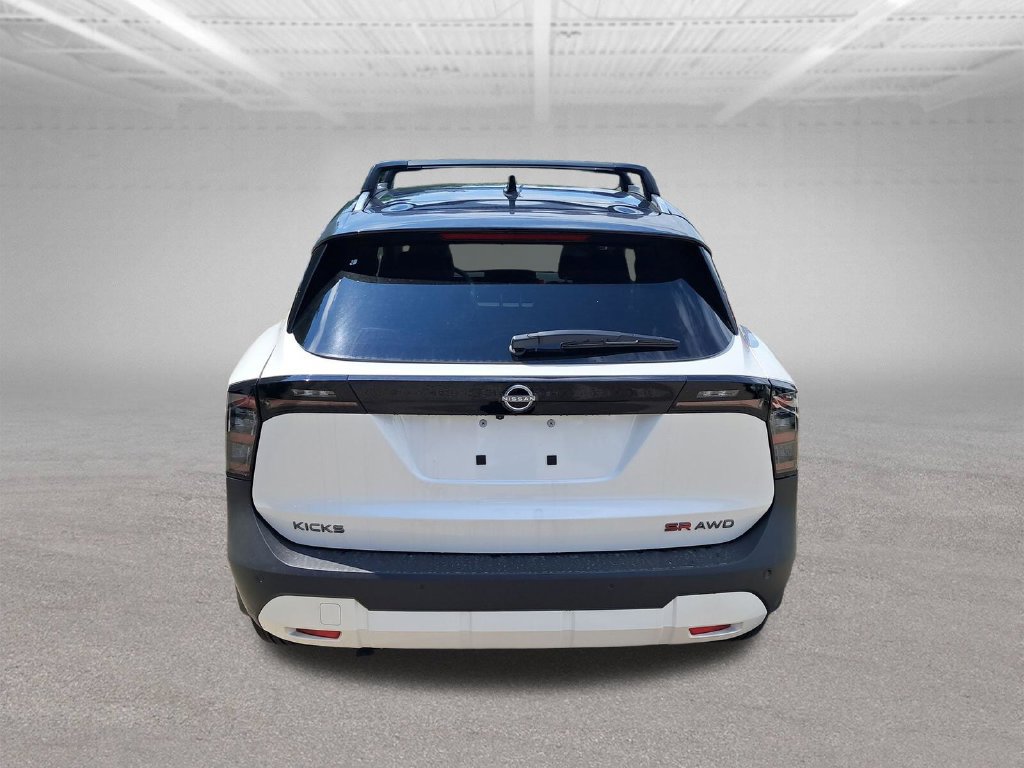 New 2026 Nissan Kicks SR AWD/4WD image 4