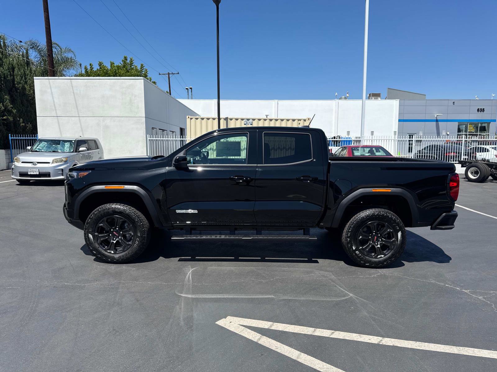 New 2025 GMC Canyon Elevation w/ Convenience Package image 8