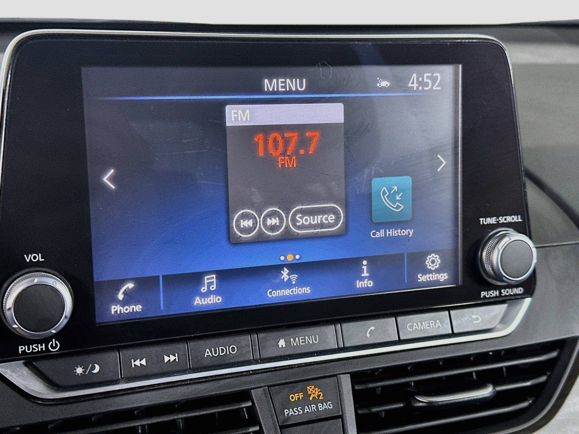 Used 2025 Nissan Altima 2.5 SV FWD image 21