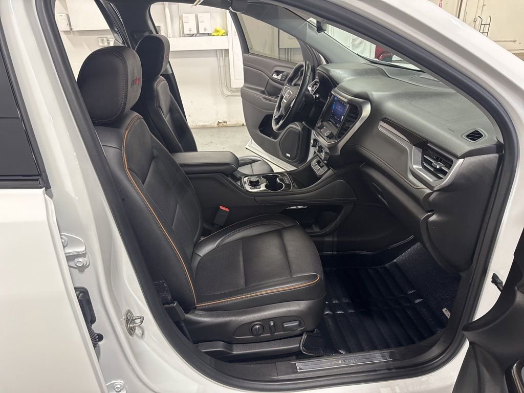 Used 2022 GMC Acadia AT4 w/ Technology Package image 28