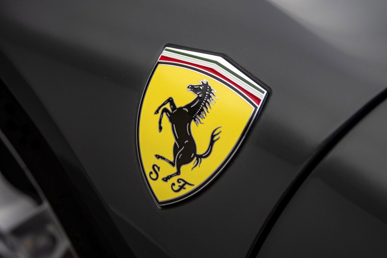 Used 2024 Ferrari SF90 Spider AWD/4WD image 33