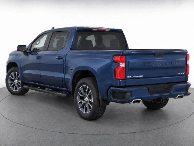 Used 2023 Chevrolet Silverado 1500 RST w/ Z71 Off-Road Package AWD/4WD image 4