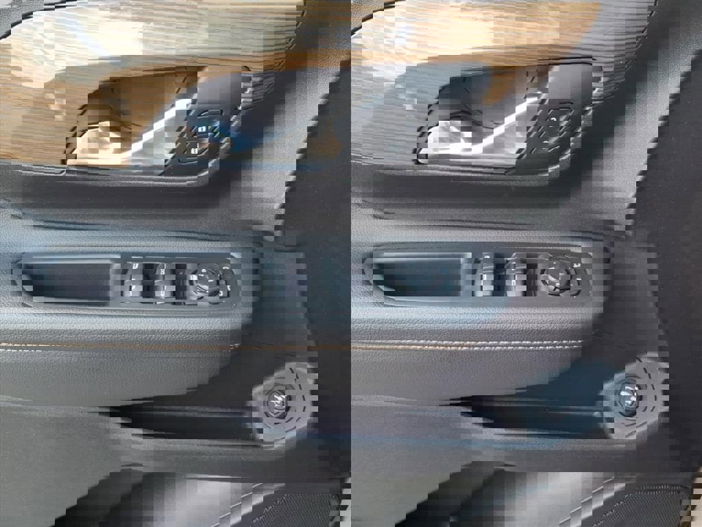 Used 2018 GMC Terrain SLE w/ Driver Convenience Package image 38