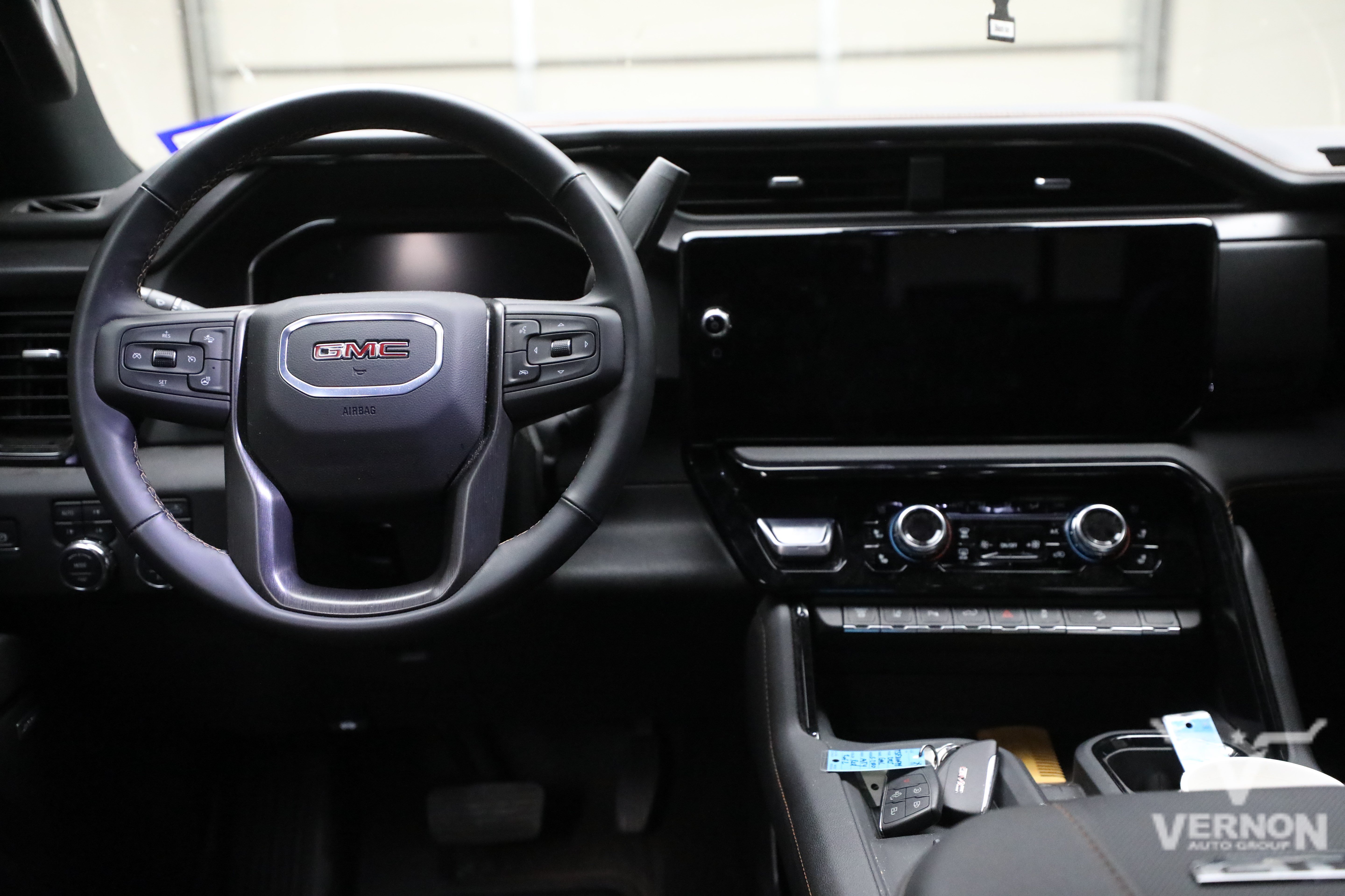 Used 2025 GMC Sierra 2500 AT4 w/ AT4 Premium Plus Package AWD/4WD image 8