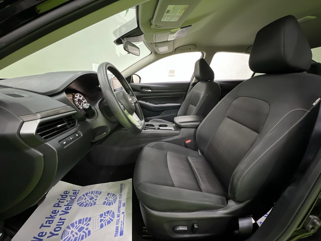 Used 2025 Nissan Altima 2.5 SV FWD image 16