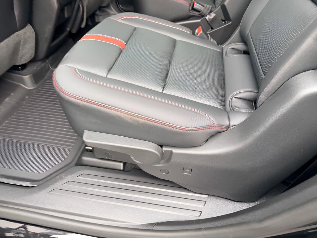 New 2026 Chevrolet Traverse RS w/ LPO, Floor Liner Package image 31