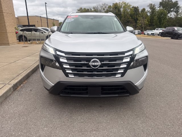 Used 2025 Nissan Rogue SV w/ SV Premium Package FWD image 8