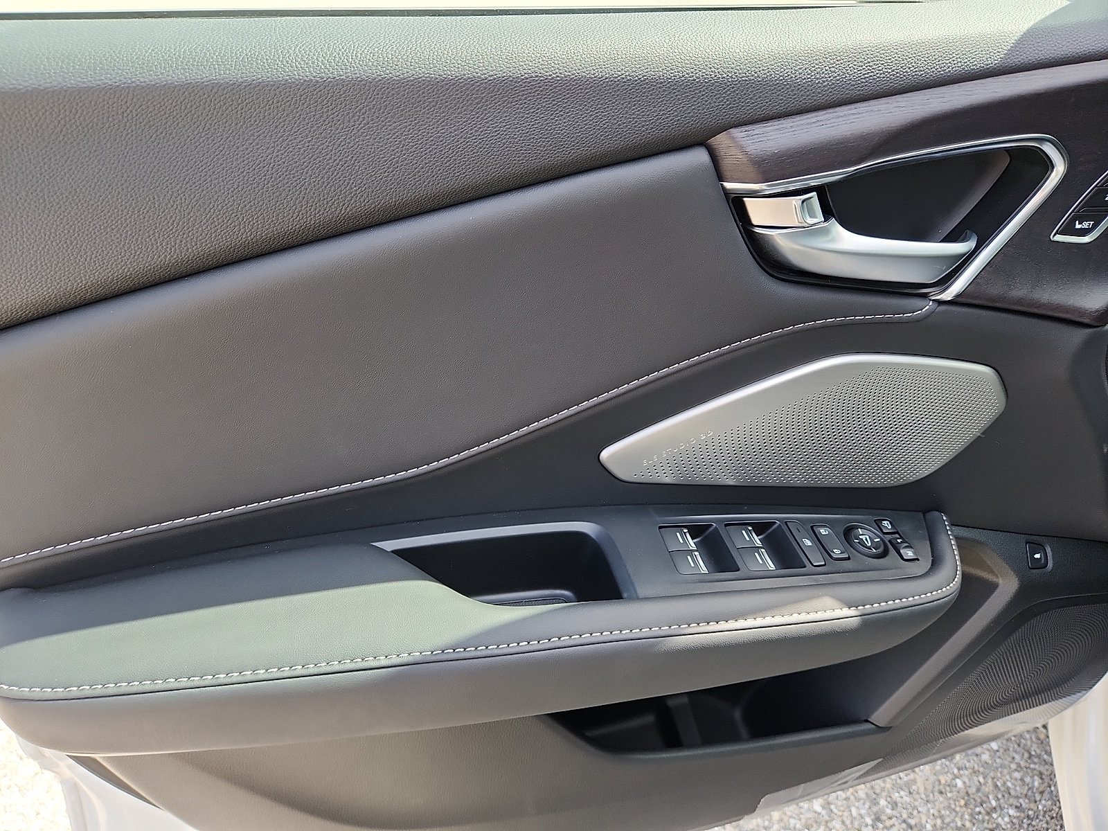 New 2026 Acura RDX w/ Advance Package AWD/4WD image 8