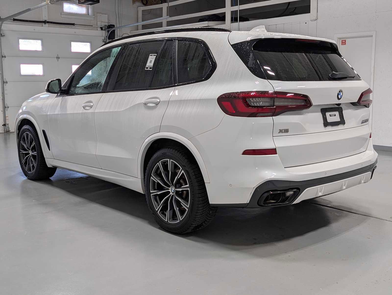 Used 2021 BMW X5 M50i AWD/4WD image 10