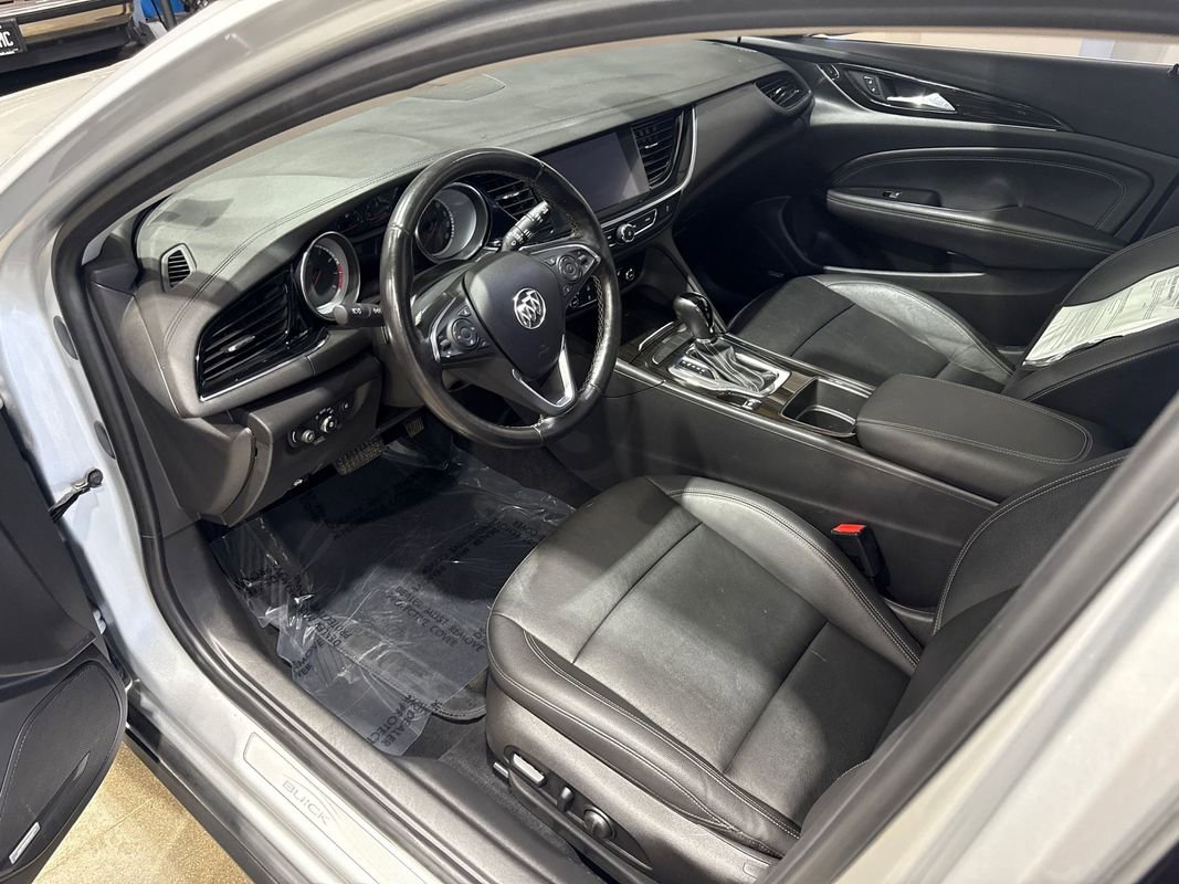 Used 2018 Buick Regal Essence w/ Sights and Sounds Package AWD/4WD image 96
