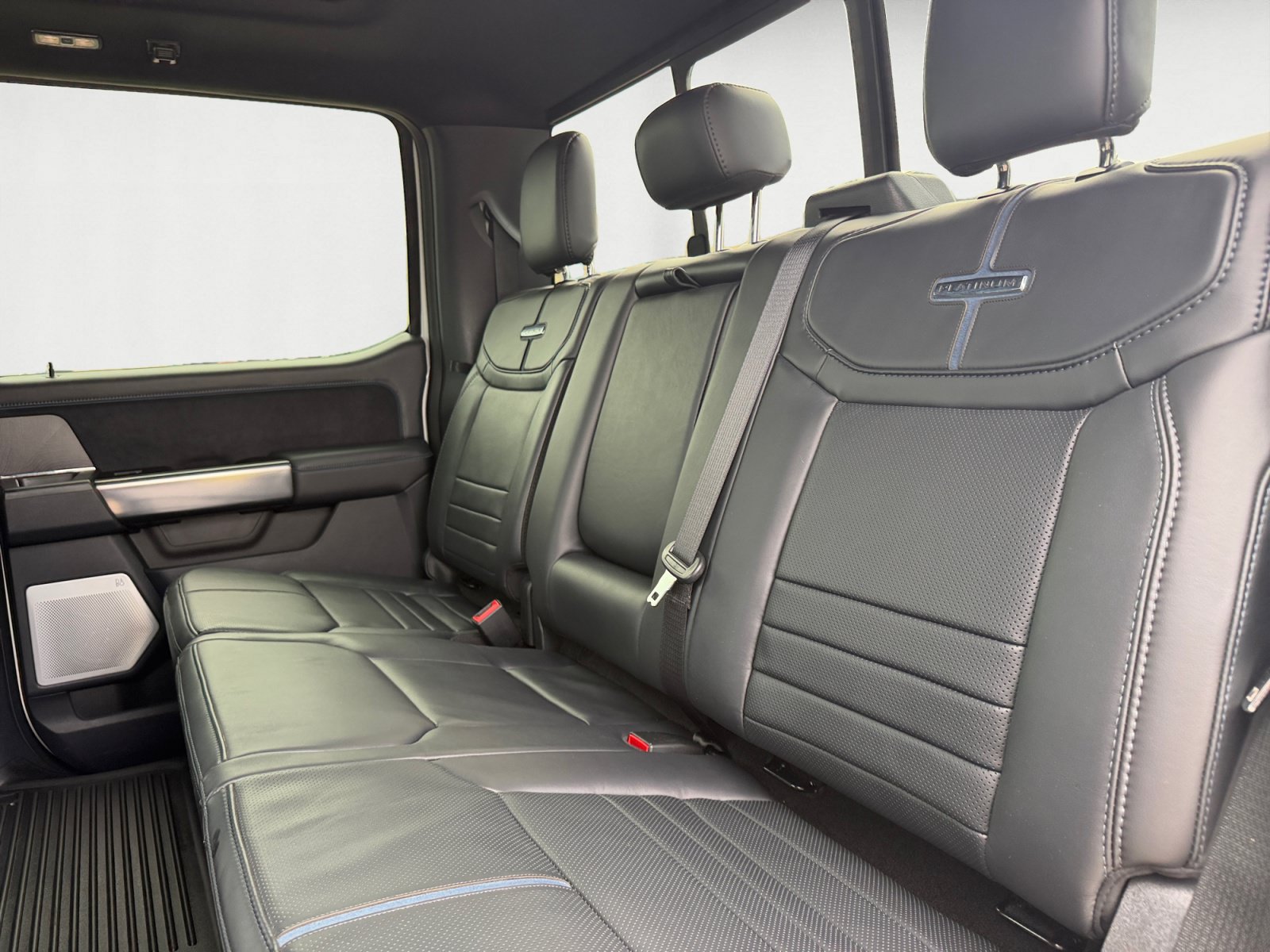 Certified 2025 Ford F250 Platinum AWD/4WD image 13