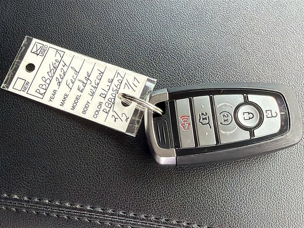 Used 2024 Ford Edge SEL w/ Convenience Package AWD/4WD image 33