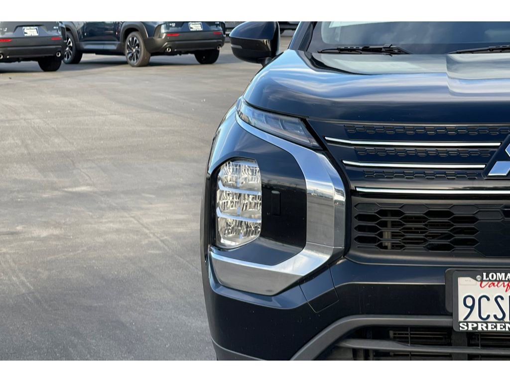 Used 2022 Mitsubishi Outlander ES image 11