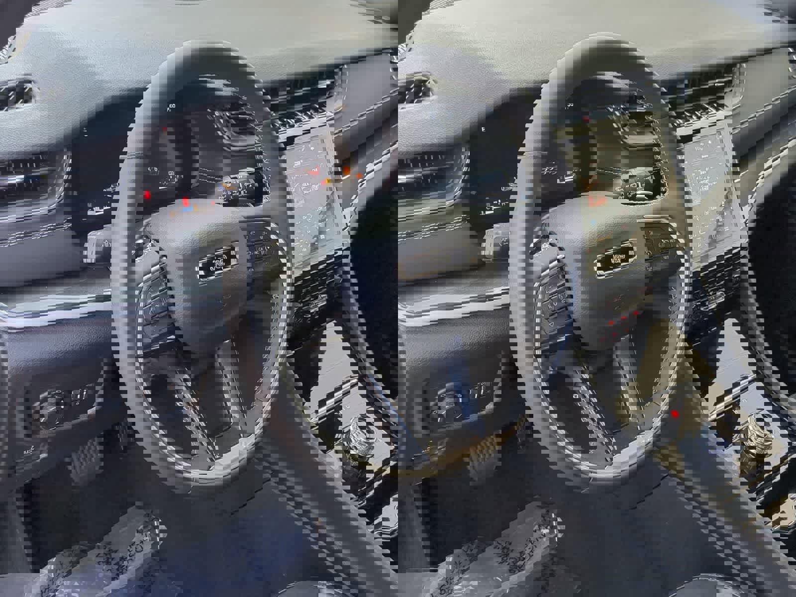 Used 2023 Jeep Grand Cherokee Altitude image 10