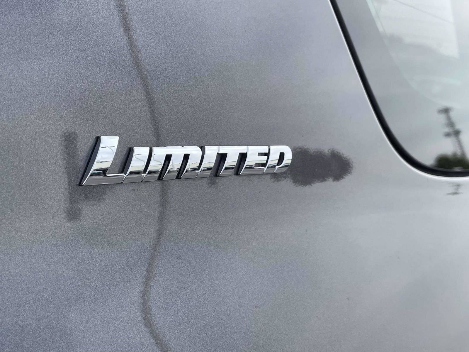 Used 2023 Toyota 4Runner Limited AWD/4WD image 9