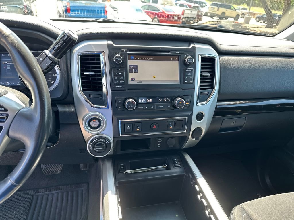 Used 2017 Nissan Titan SV AWD/4WD image 25
