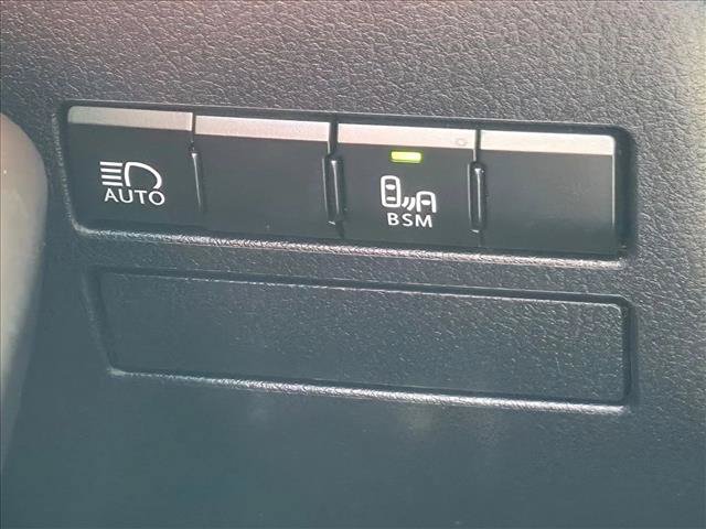 Used 2018 Lexus NX 300h AWD w/ Comfort Package image 11