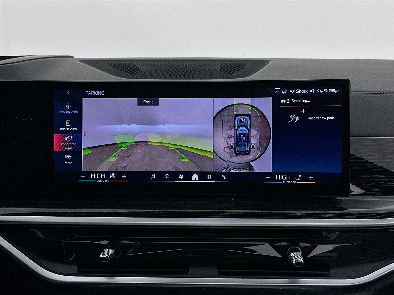 Used 2025 BMW X7 M60i w/ Executive Package image 14